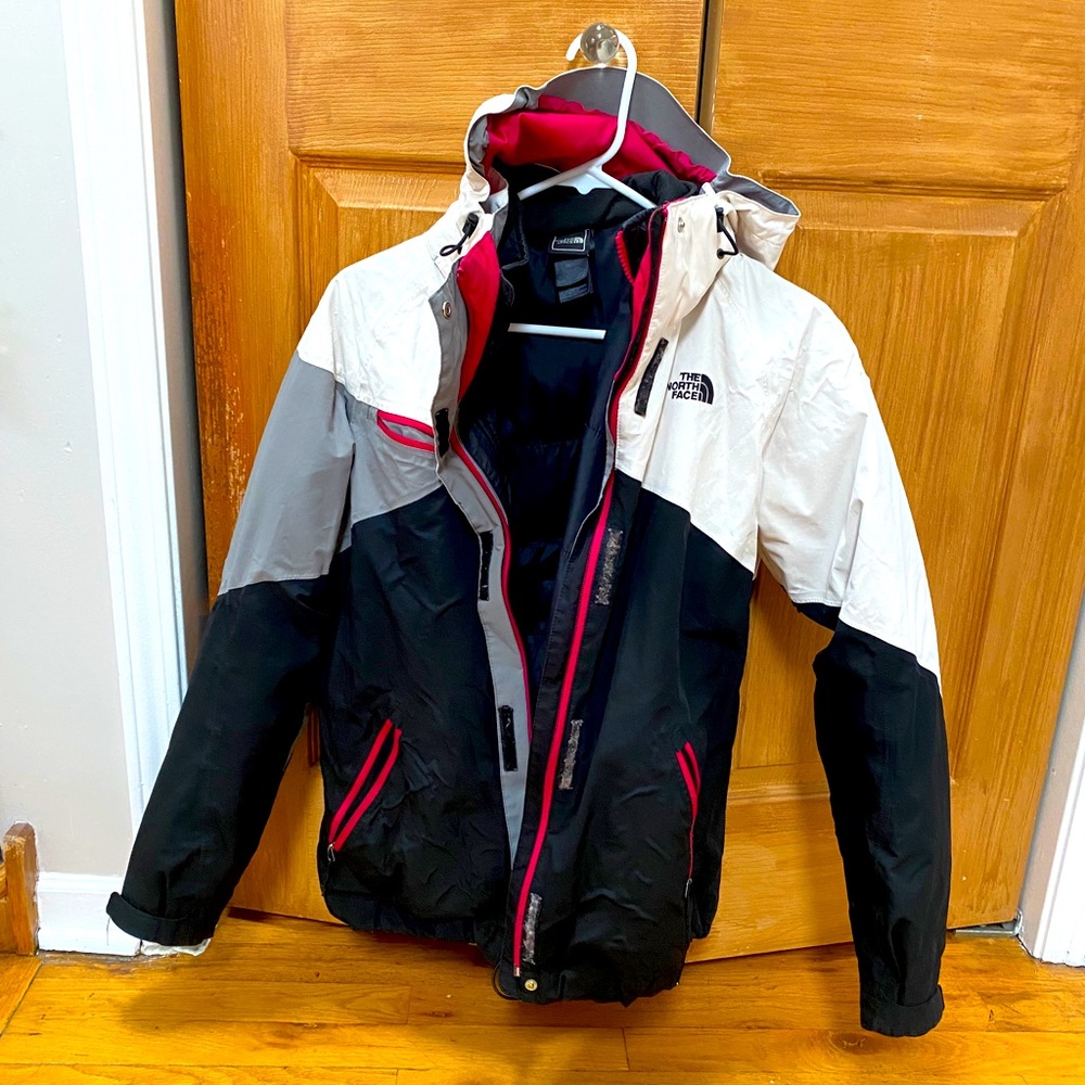 Versatile NorthFace winter jacket - fall/rain coat